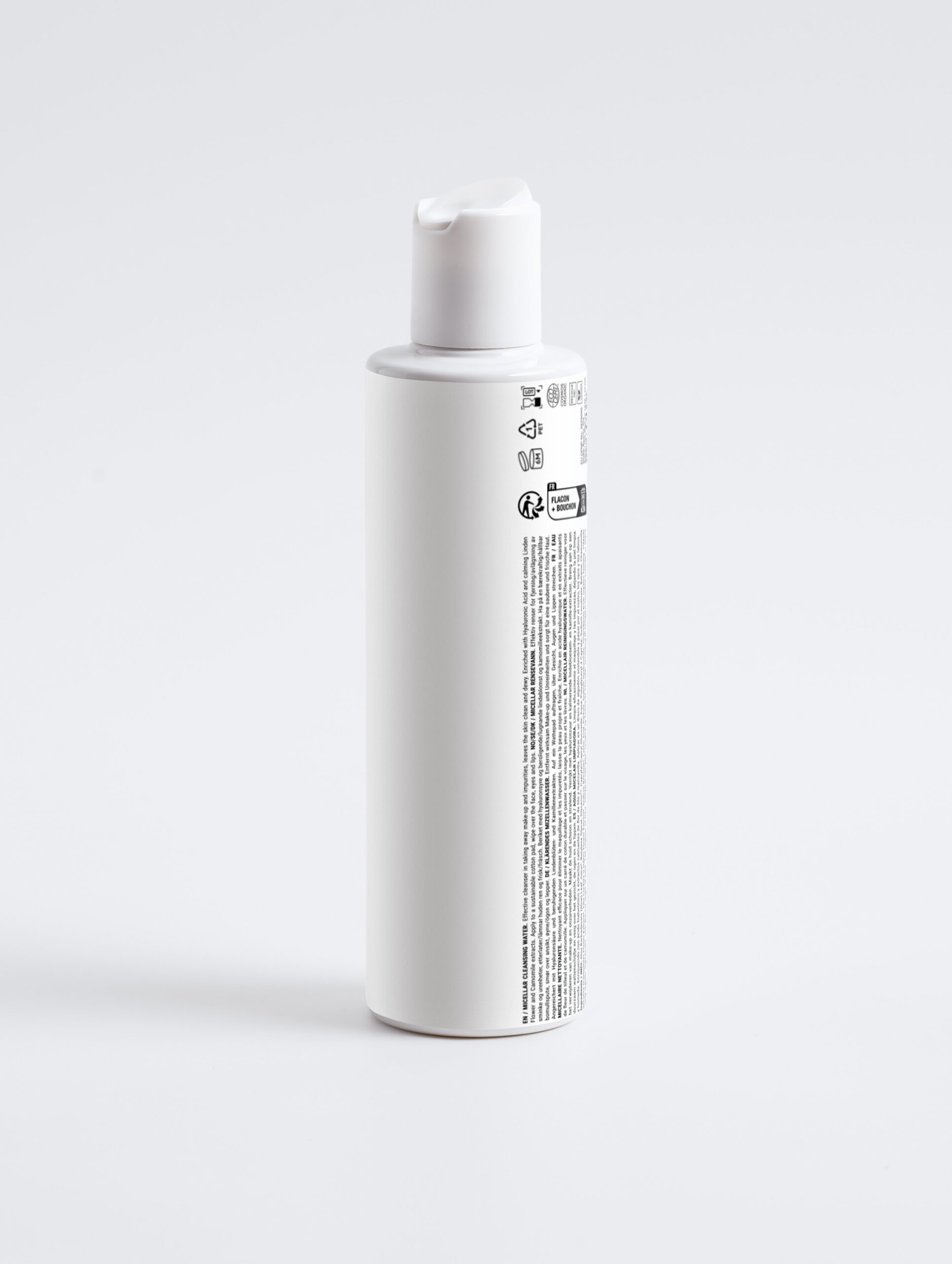 eau micellaire nettoyante