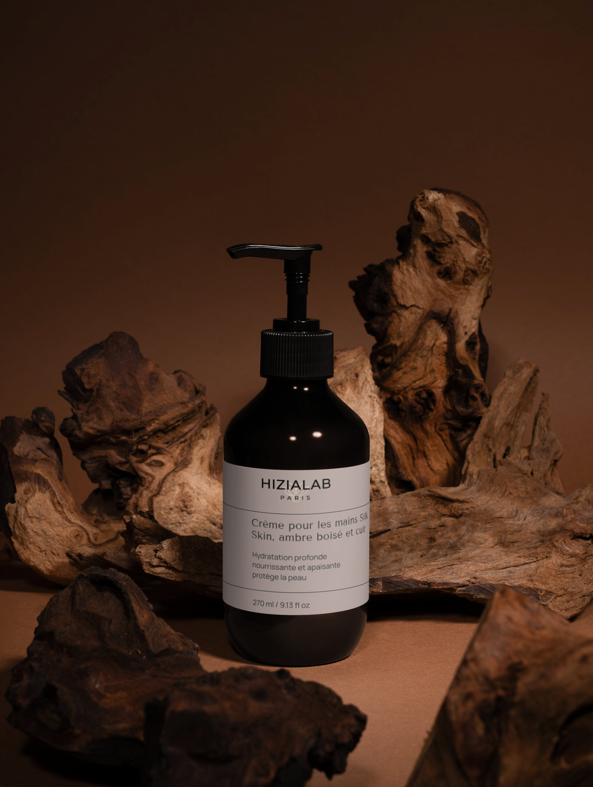Crème pour les mains Silk Skin, ambre boisé et cuir – Image 3